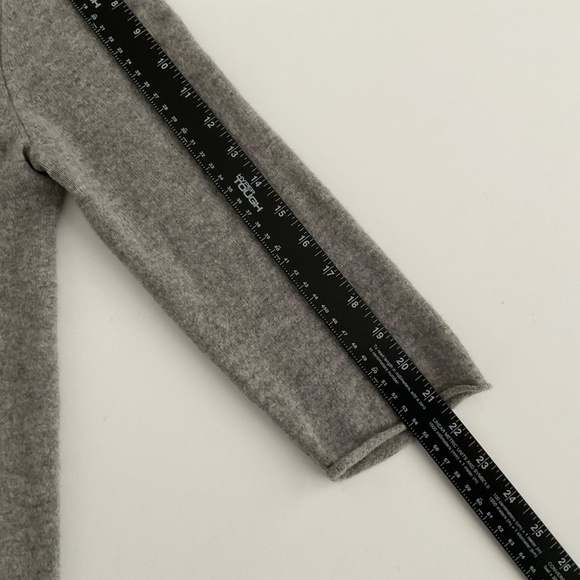 Garnet Hill Babydoll Sweater Sz M Gray 100% Cashmere Scoop Neck Capsule Comfort - Picture 6 of 9